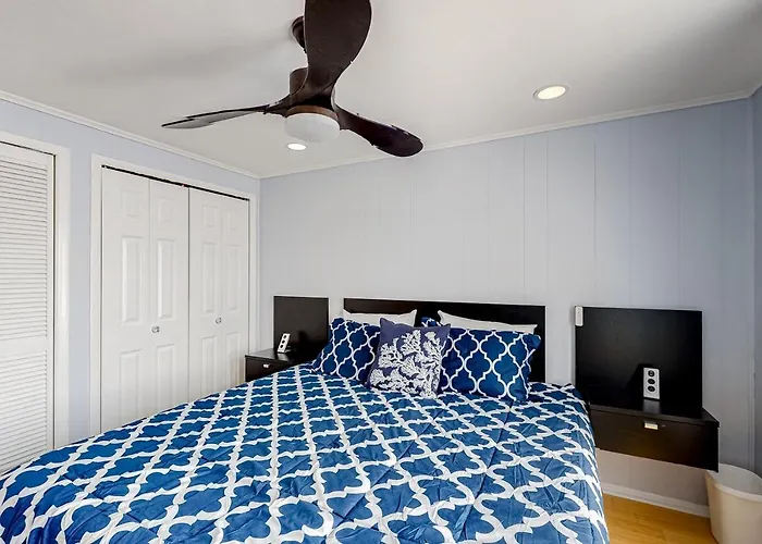 The Quarterdeck Oc Apartment Ocean City